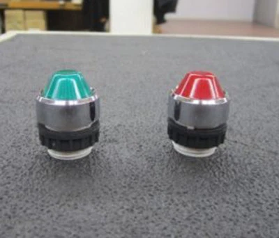 Collar de lámpara Klockner-Moeller con lente elevada verde o roja Foto 1 de 3