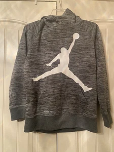 Jordan Boys Sweater Youth grey Color  Hoodie Therma-Fit Pullover Ages 12/13 Y - Picture 1 of 2
