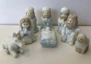 Belén vintage Russ Berrie cera pequeña ciudad de Belén 9 figuras 2,75"  - Imagen 1 de 8