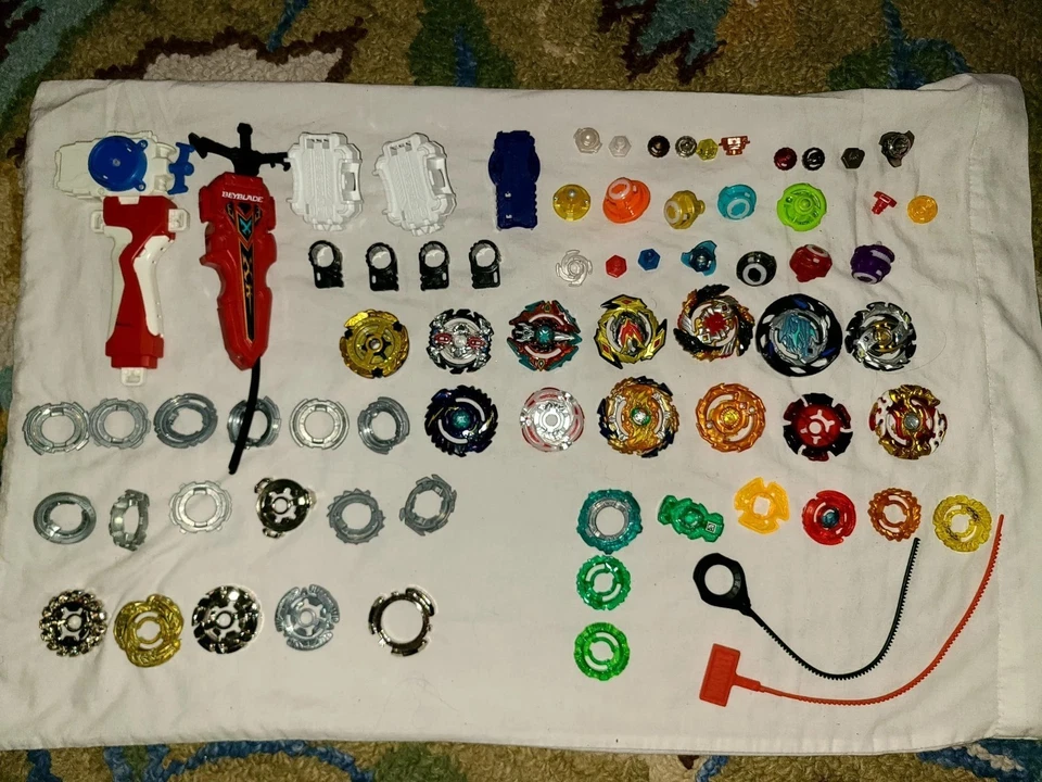 Beyblade Grande Lote Coleção Com Metal, Arena e Estojo Hasbro/Takara Tomy Usado - Imagem 1 de 4