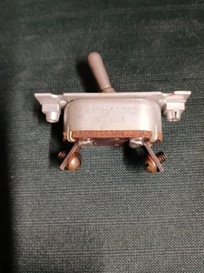 NOS AN3022-2 - Toggle Switch AN3022-2 Cutler Hammer ST 45 A (BH) - Picture 1 of 8