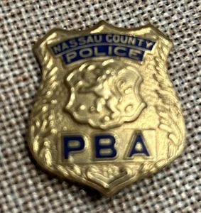 Nassau County Police PBA Lapel Pin NY - Picture 1 of 2