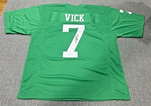 Camiseta deportiva verde autografiada/firmada de Michael Mike Vick Philadelphia Kelly certificado de autenticidad JSA - Imagen 1 de 9