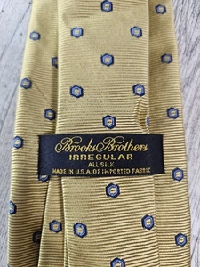 Brooks Brothers Irregular Gold Blue Geometric Necktie Mens 100% Silk - Picture 1 of 3