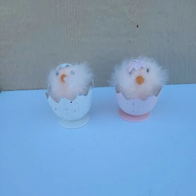 Decoración de Pascua de colección pollitos rosa pastel incubando huevos moteados rosas y blancos Foto 1 de 4