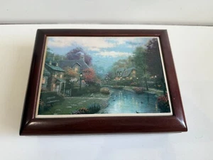 Thomas Kinkade "Lamplight Brooke" Spieluhr "Impossible Dream", 7 1/4" x 5 1/2" - Bild 1 von 6