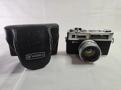Yashica Electro35 GSN 35mm Film Camera - Untested - Missing Battery Door - Parts - Image 1 of 4