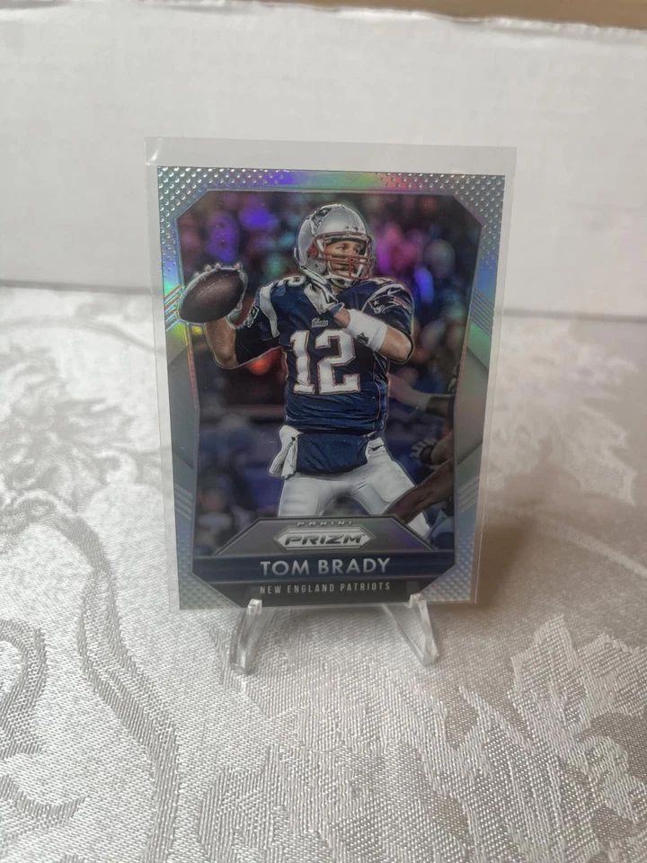 Футбольная коллекционная карточка 2015 Panini Prizm Tom Brady Silver Patriots - Изображение 1 из 2