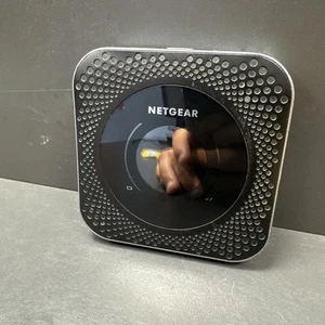 Netgear Nighthawk MR1100 -100 - Photo 1/8