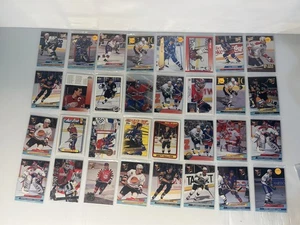 Juego de 32 tarjetas coleccionables de hockey 1992-93 estrellas de la NHL COLECCIÓN RARA - Imagen 1 de 8