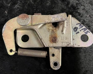 Cierre de maletero Maserati BiTurbo, usado - Imagen 1 de 3