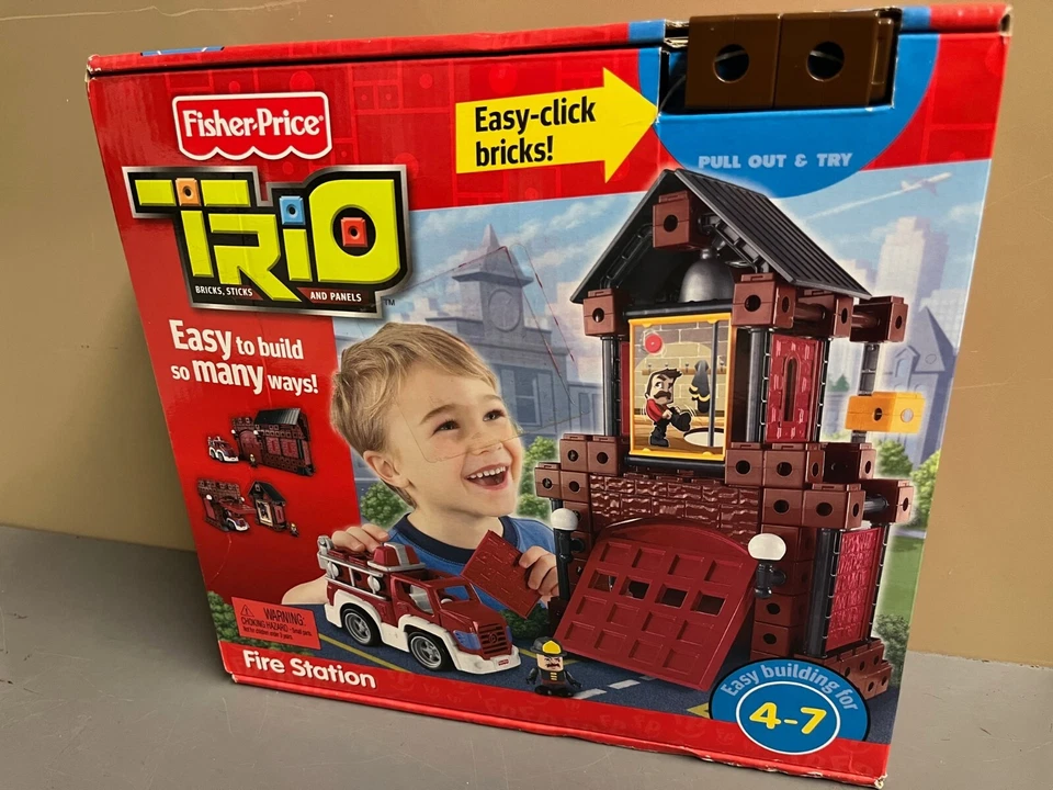 Fisher Trio Fire Station Building Set P6833 Complete