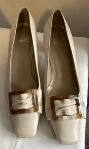 Napa de soja vintage Stuart Weitzman 9M marfil con hebilla incluye caja - Imagen 1 de 7
