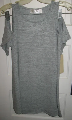 NUEVO CON ETIQUETAS RD Estilo Marca Hombro Frío Columpio Camiseta Gris Talla Pequeña S Foto 1 de 4