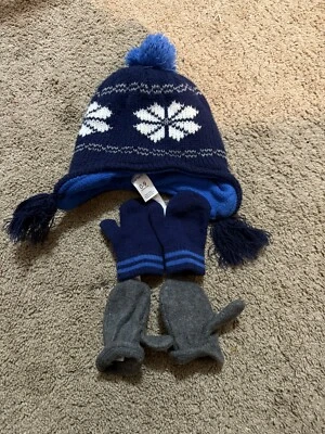 Sombrero infantil Carter’s Baby Boy y dos pares de guantes Foto 1 de 3