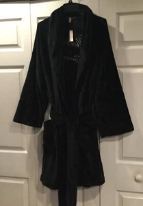 New VICTORIAS SECRET SHORT COZY PLUSH ROBE MONOGRAM XL/XXL BLACK (NB82) - Picture 1 of 5