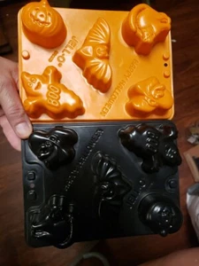 2 Vintage Jello Jiggler Halloween GELATIN JELL-O Ice Mold BAT Ghost Witch Lot - Picture 1 of 3