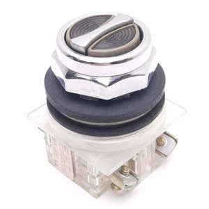 Square D 9001KR6 Dual Function Push Button, ø30mm, 2NO, 600VAC 10A Max - Picture 1 of 6