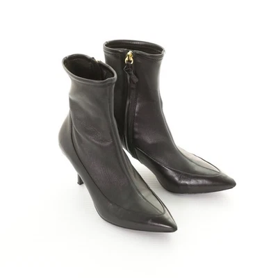 Bota Diane Von Furstenberg Morgan biqueira pontuda couro preto meia zíper feminina 8 - Imagem 1 de 4