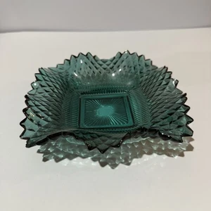 Plato de caramelo de vidrio verde con bordes con volantes - Imagen 1 de 2