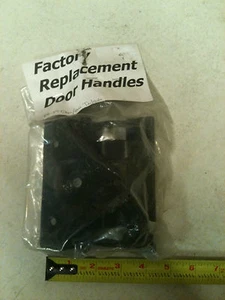 88-02 CV PICKUP TAILGATE HANDLE BLACK 88-02 GMC PICKUP (ADS1554) - Picture 1 of 2