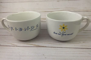 2x Friends TV Show 1995 große Tassen Suppentasse Loves Me Loves Me Not Vintage - Bild 1 von 10