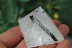 78g NATURAL BLACK TOURMALIN HAIR QUARTZ CRYSTAL PYRAMID HEALING - Picture 1 of 7