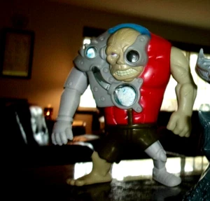 ZOMBIE CYBORG MCDONALDS ACTIONFIGUR (eine Figur) - Bild 1 von 4