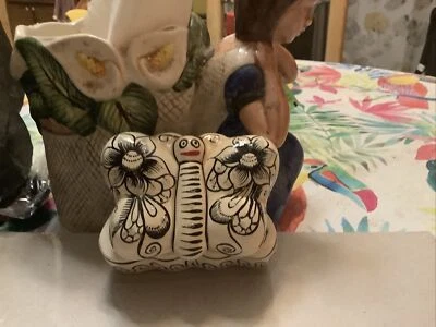 La Mariposa Cajita Hermosa Para Guardar Baratijas/Chucherias - Image 1 of 3