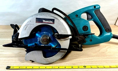 Makita Saw 7 1/4" Worm Drive 5277NB - Excellent Working Condition-Clean (G) - Image 1 of 4