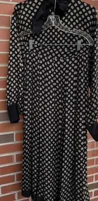 Conjunto Blusa Falda Vintage Años 80 Genny Mujer Seda 2 Piezas Geométrica Negra Blanca EE. UU. 8 Foto 1 de 4