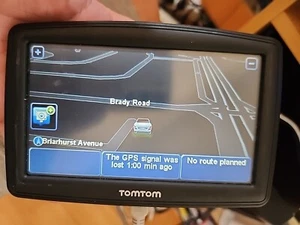 tomtom One XXL GPS with 5" screen with Aus NZ map - Picture 1 of 4