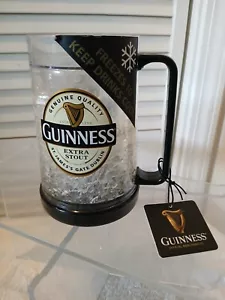 Tankard congelatore in plastica con etichetta Guinness Extra Stout, Dublino Irlanda - Foto 1 di 5