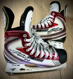 Patrick Kane Signed Blackhawks '09 Winter Classic Limited Edition Skates - Picture 1 of 23