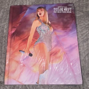 The Official Taylor Swift THE ERAS Tour Book - New - Picture 1 of 4