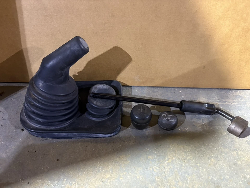 land rover defender R380 Gear Stick And Gator - Image 1 of 1