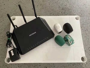 Netgear R6400 AC1750 Smart WLAN Router Mbps 4-Port R6400 & 4 Camaras (ungetestet) - Bild 1 von 3