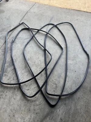 2008 2014 Infiniti G35 G37 Sedan LH RH side door weather strip seal - Image 1 of 3