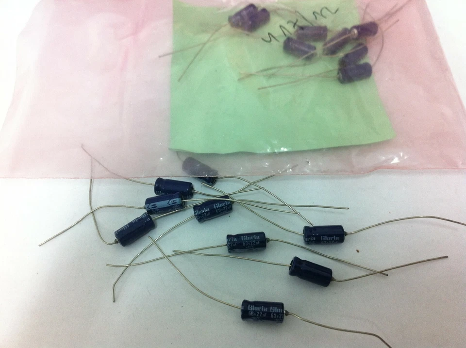 Condensadores electrolíticos radiales 22uF 63V 85C 20% - 17 piezas Foto 1 de 1