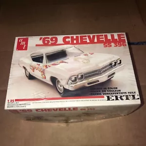 AMT/ERTL 1969 Chevelle SS396 #6567 1/25 Scale Model Kit - FACTORY SEALED - Picture 1 of 6