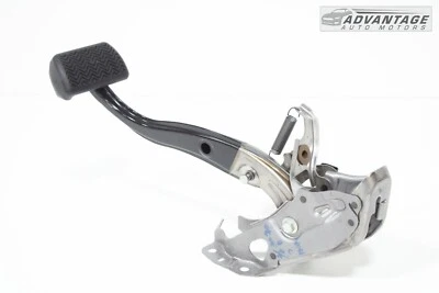 Toyota Prius 2019-2021 pedal de freno de parada de piso con soporte y pastilla OEM Foto 1 de 4