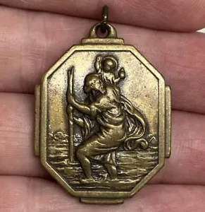ITALY 1940´ OLD SAINT CHRISTOPHER PROTECTOR AUTOMOBILE DRIVERS MEDAL BRONZE - Picture 1 of 10