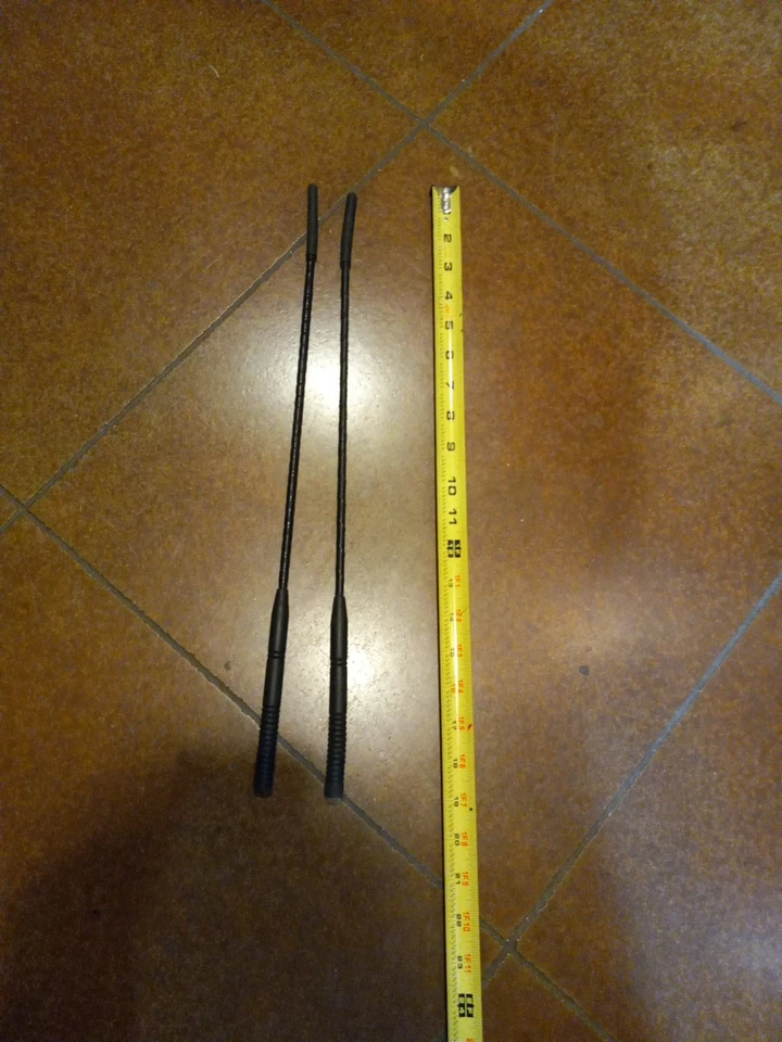 Paquete de antena corta Harley-Davidson Boom: 76386-09 CB & 76388-08 AM/FM:18 3/4" Foto 1 de 4