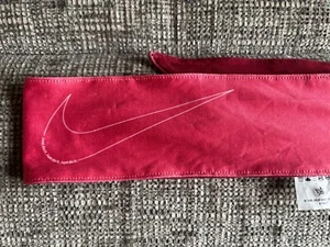 Nike Dri-Fit Unisex Head Tie / Bandana Sweat Wicking Material Pink NEW - Picture 1 of 3