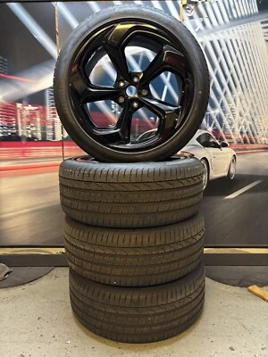 Bentley Bentayga Kompletträder Pirelli P Zero 285/40 ZR22 (R-94) - Bild 1 von 4