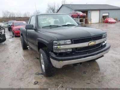 Used Air Cleaner Assembly fits: 2005 Gmc Sierra 1500 pickup 6.0L w/high capacity - Image 1 of 4