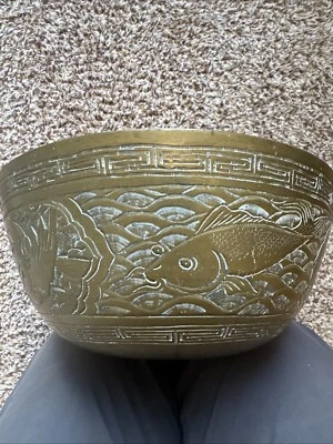 cuenco antiguo chino de latón Foto 1 de 4