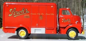 HOT RED #1 STROH'S BEER BOX TRUCK- FIRST GEAR - Picture 1 of 1