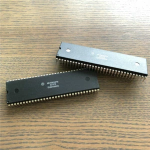 1pc MC68010P8 68010 Vintage IC MPU PDIP64 - Picture 1 of 1