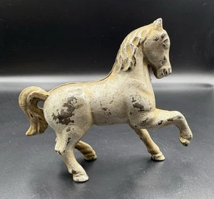 Antiguo banco victoriano de hierro fundido con rampante de pony - Imagen 1 de 7